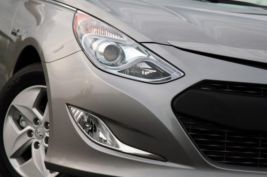  Hyundai Sonata Hybrid 2010 года  (фото 34 из 83)